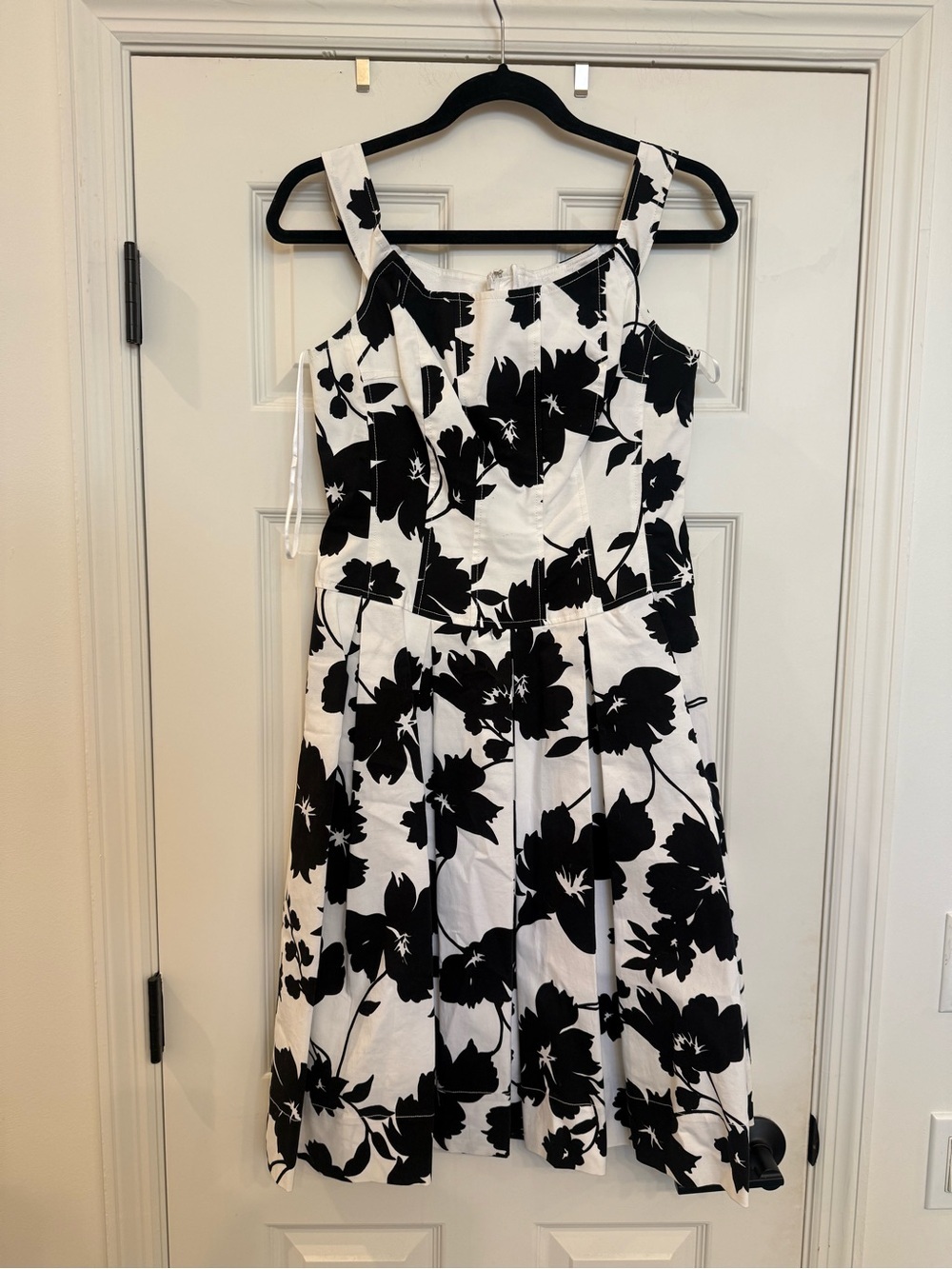 Rickie Freeman Teri Jon Black White Floral Print Sleeveless Midi Dress size 8